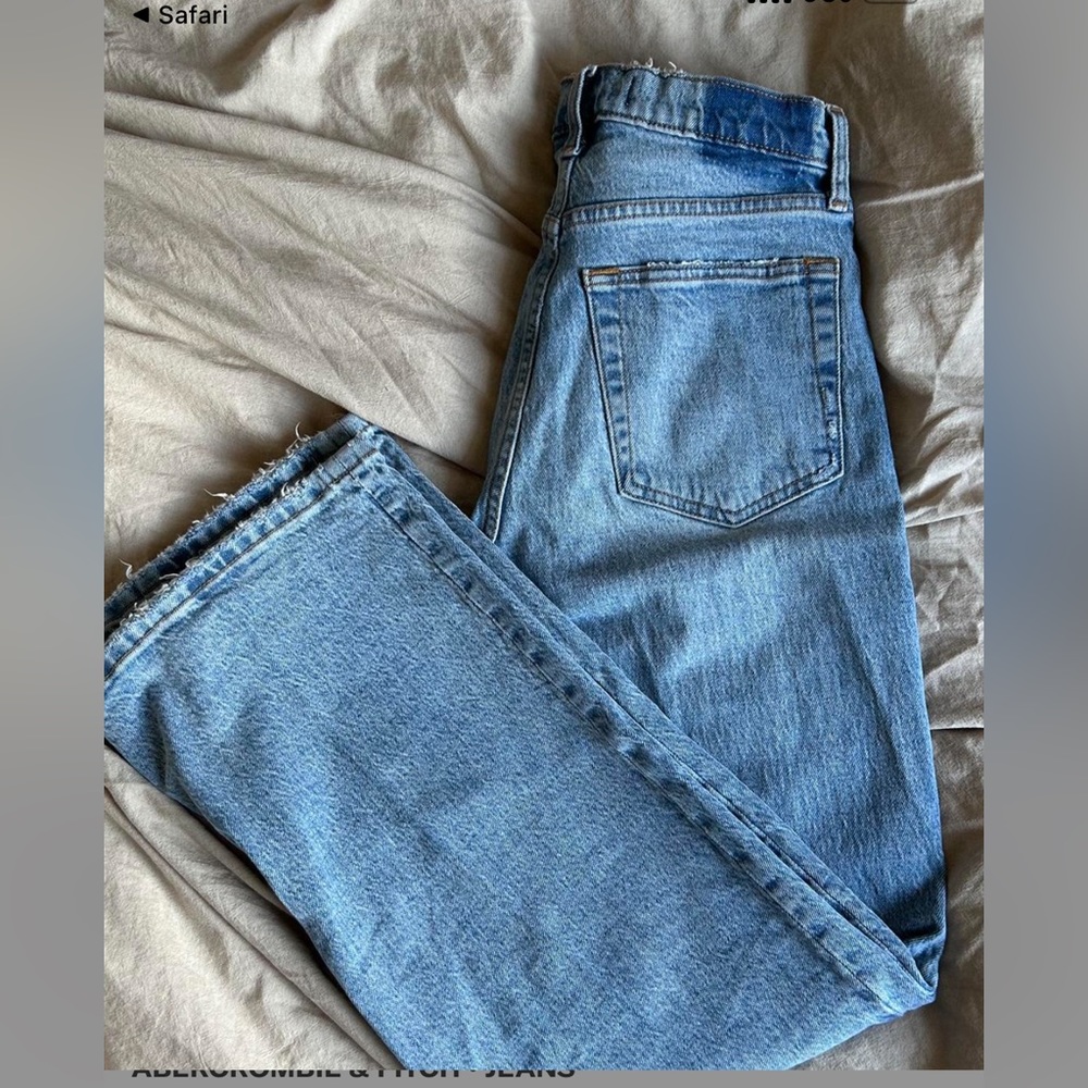 Abercrombie Mid Rise 90s jean